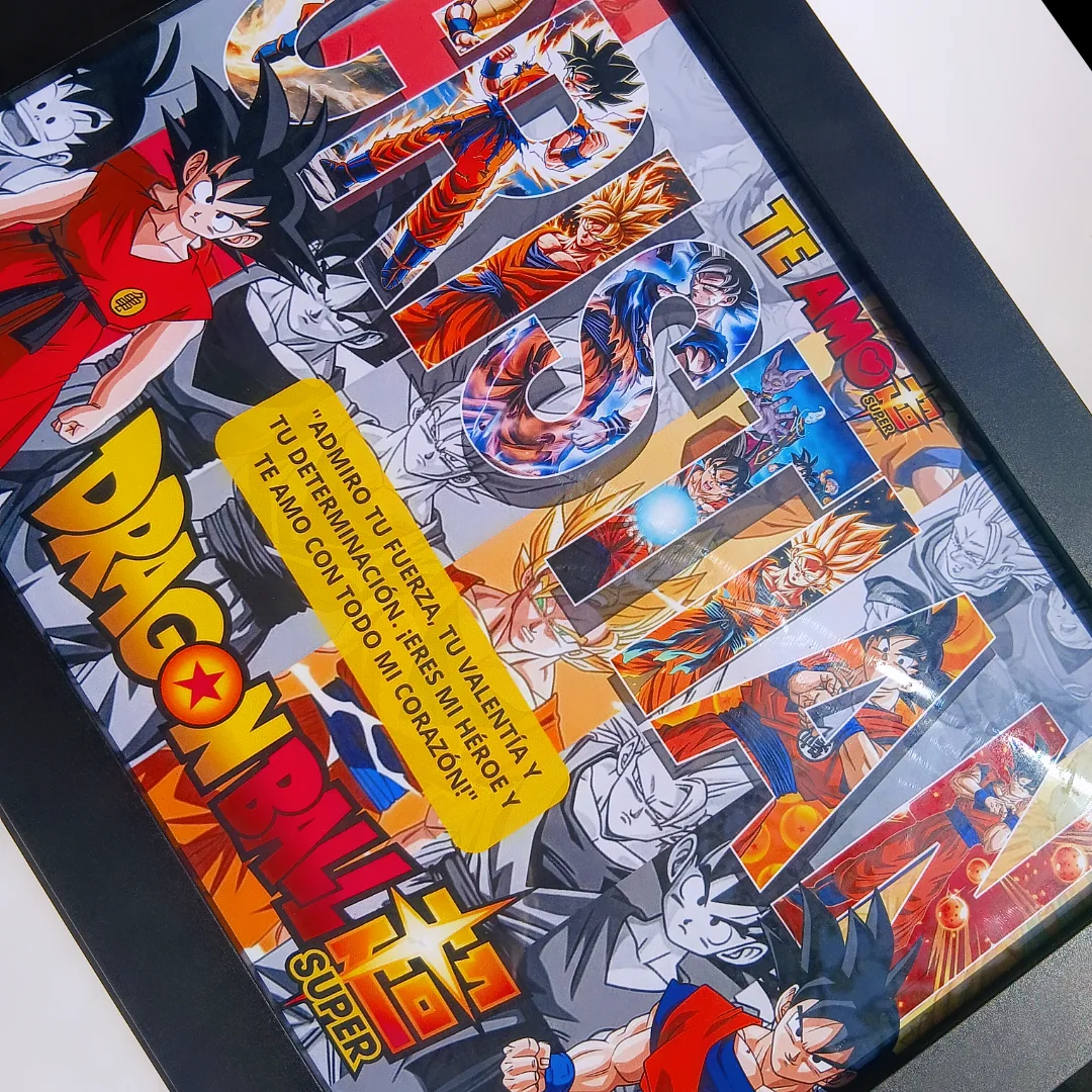 Cuadro temático de Goku con capas y marco negro